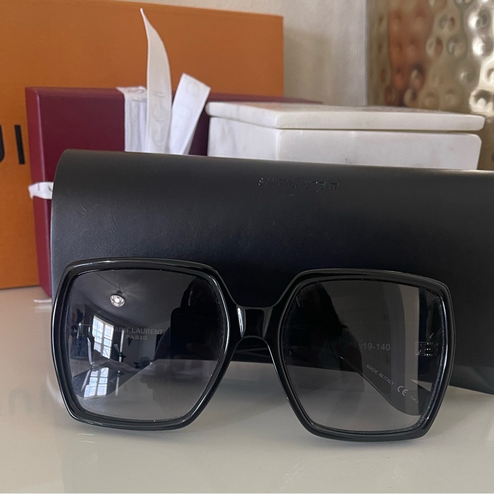 Yves Saint Laurent Black Oversized Square Sunglasses - Picture 6 of 8
